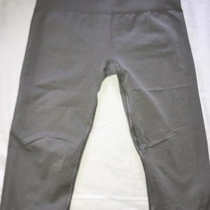 Lululemon gray capris leggings